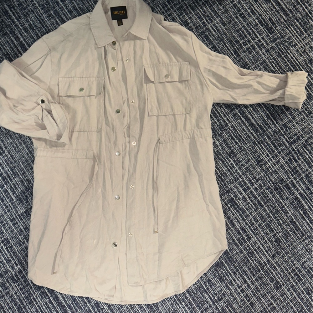 Truth by Republic snap button shirt medium‎